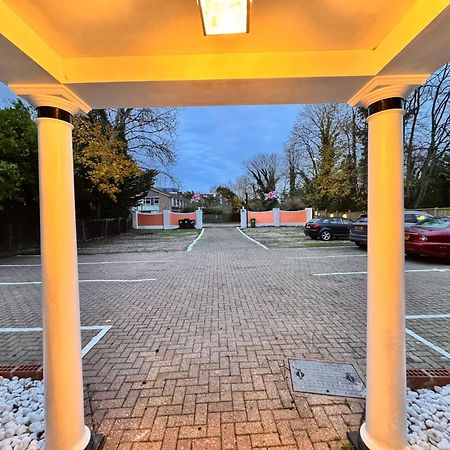 All Seasons Gatwick Guest House & Parking Horley Eksteriør billede